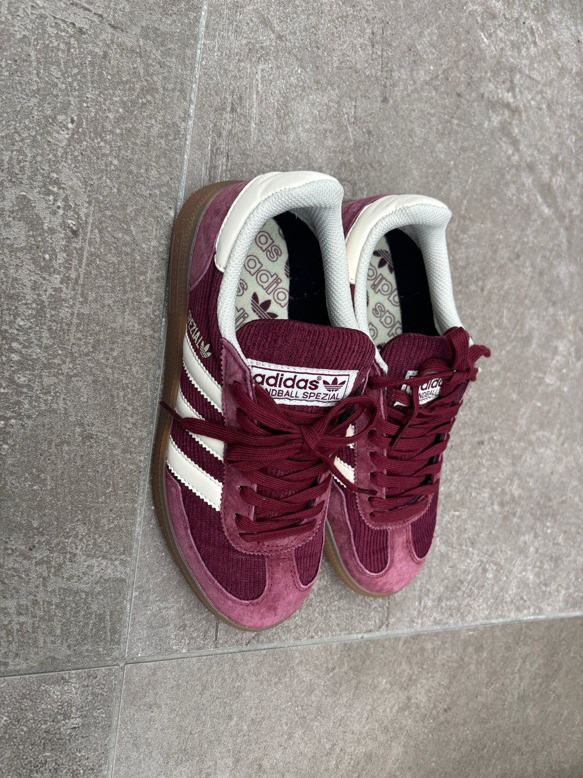Adidas spezial bordeaux Maat 36, Kleding | Dames, Verzenden, Zo goed als nieuw