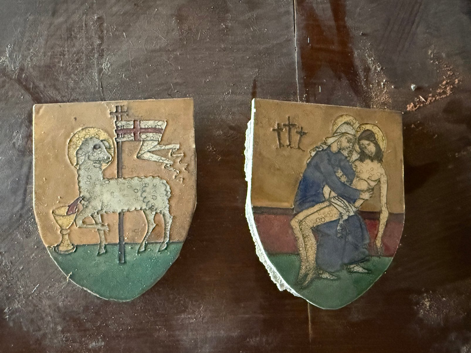 Paire de plaques en céramique anciennes – décor religieux, Antiek en Kunst, Antiek | Keramiek en Aardewerk, Ophalen