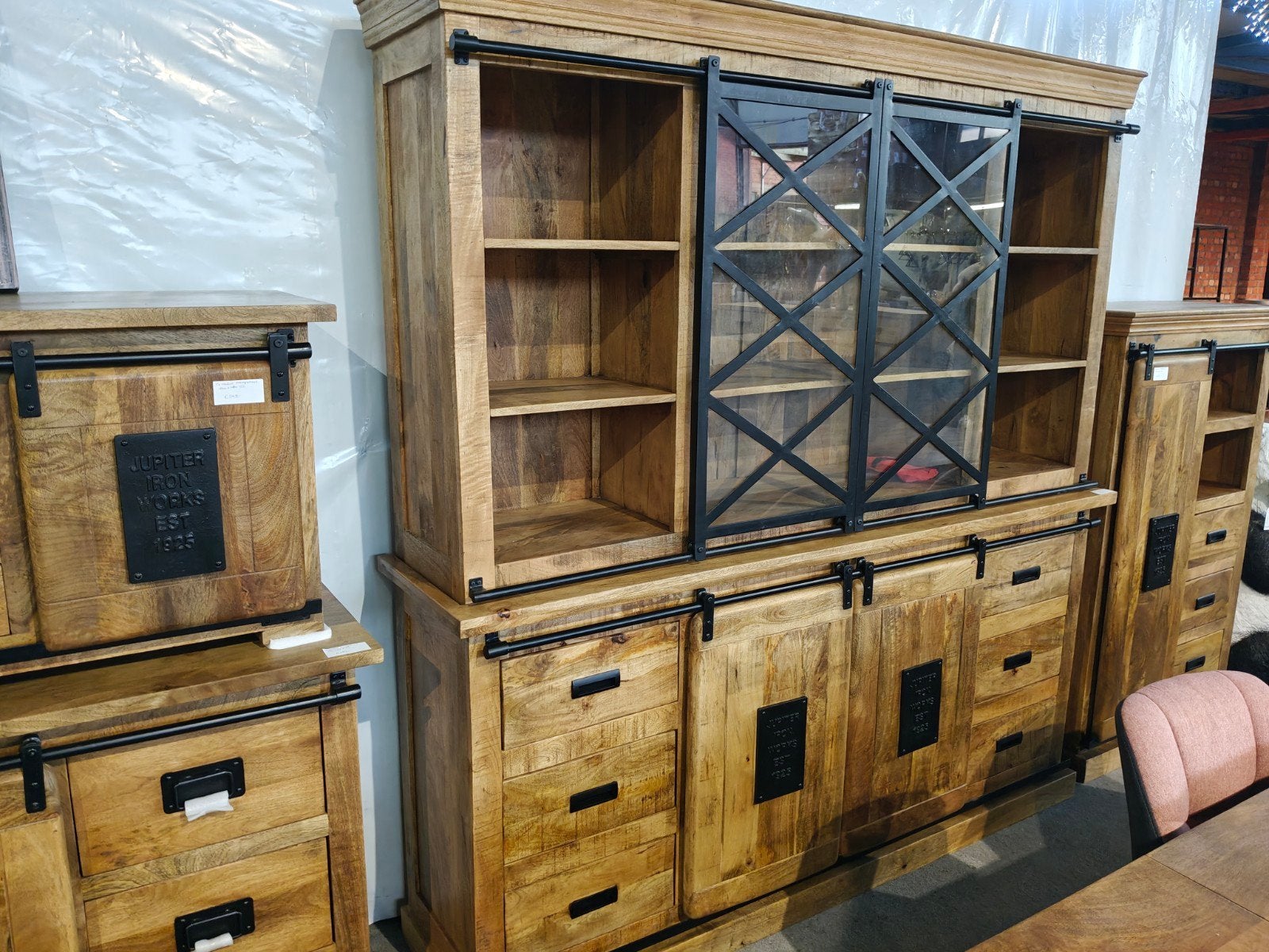 Buffetkast mangohout, Ophalen, Glas, Met deur(en), 200 cm of meer