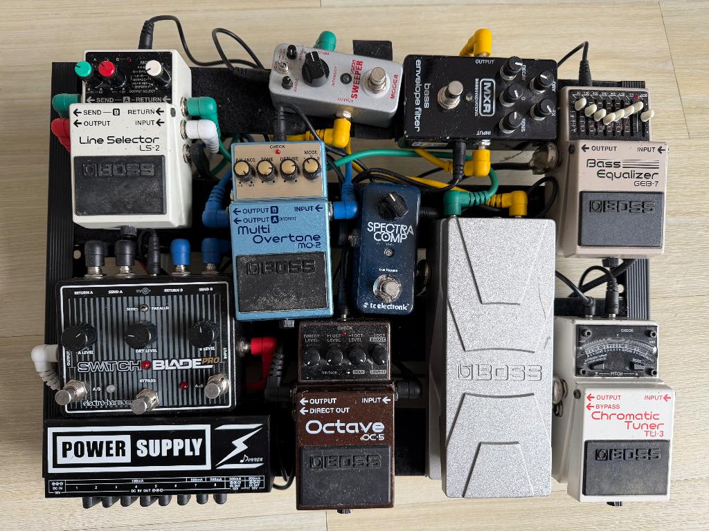 Ensemble de pedal + board (30%), Muziek en Instrumenten, Ophalen of Verzenden, Gebruikt, Volume