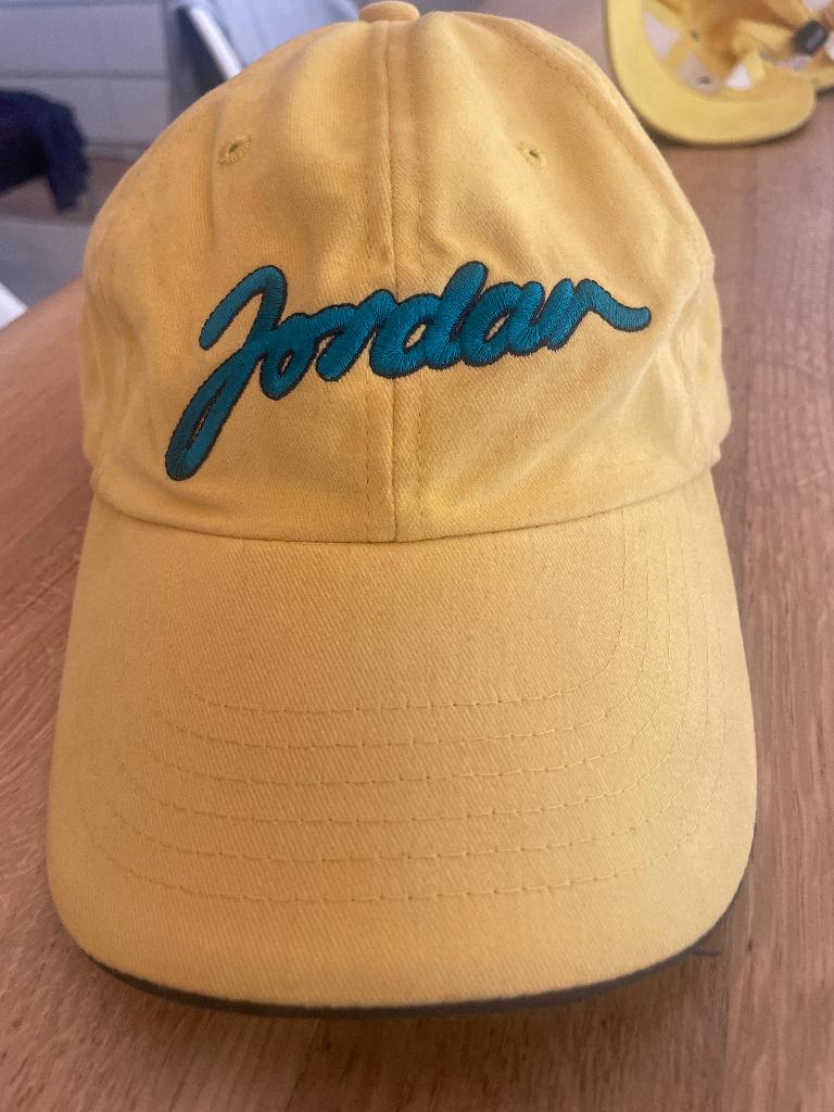 Casquette officielle de l'équipe de Formule 1 de Jordanie, Collections, Enlèvement ou Envoi, Comme neuf, ForTwo