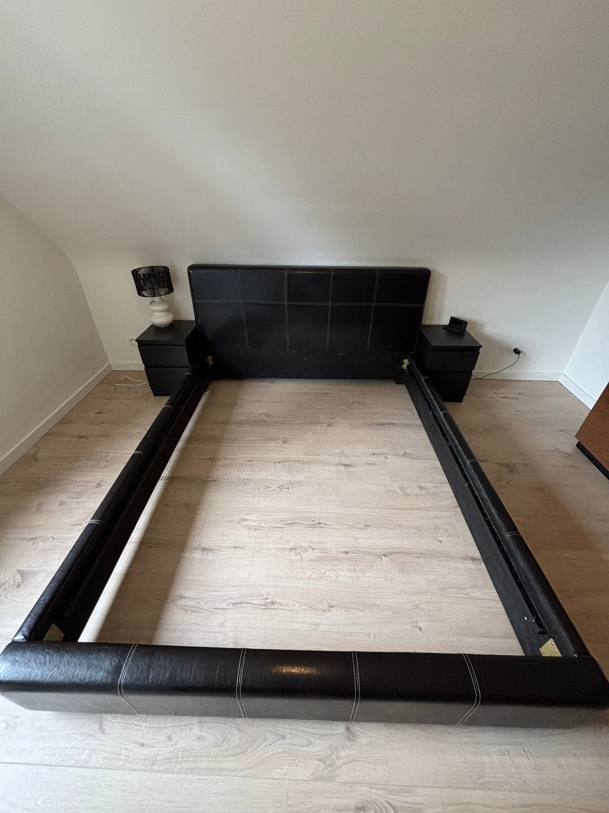 Bedframe 160x200, Enlèvement, Comme neuf, Noir