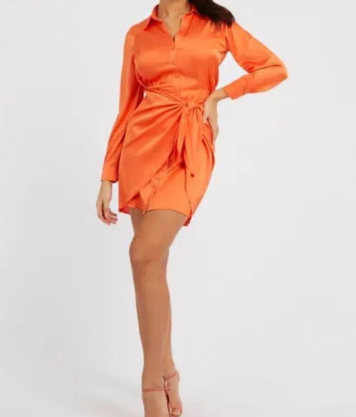 Robe chemise Guess Satinée Orange – Neuve avec étiquette, XS, Vêtements | Femmes, Enlèvement ou Envoi, Orange