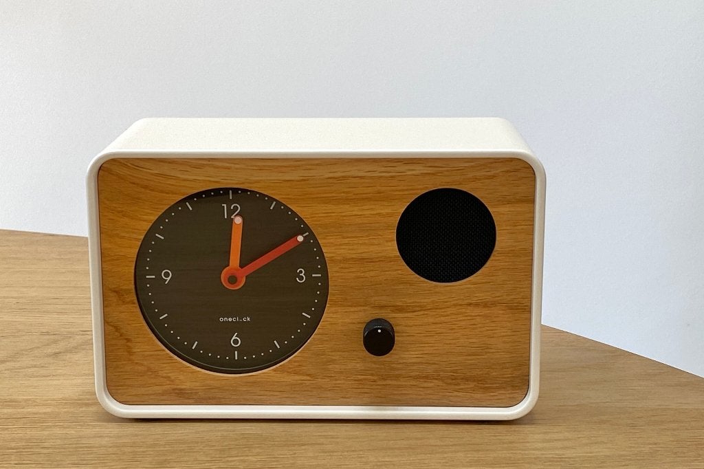 OneClock design wekker – premium analoge alarmklok, Electroménager, Réveils, Comme neuf, Analogique, Enlèvement ou Envoi