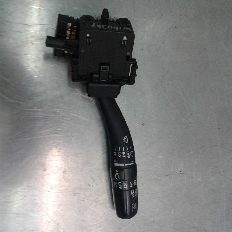 COMMODO ESSUIE-GLACE Kia Carens III (FG) (01-2006/06-2013), Utilisé, Kia