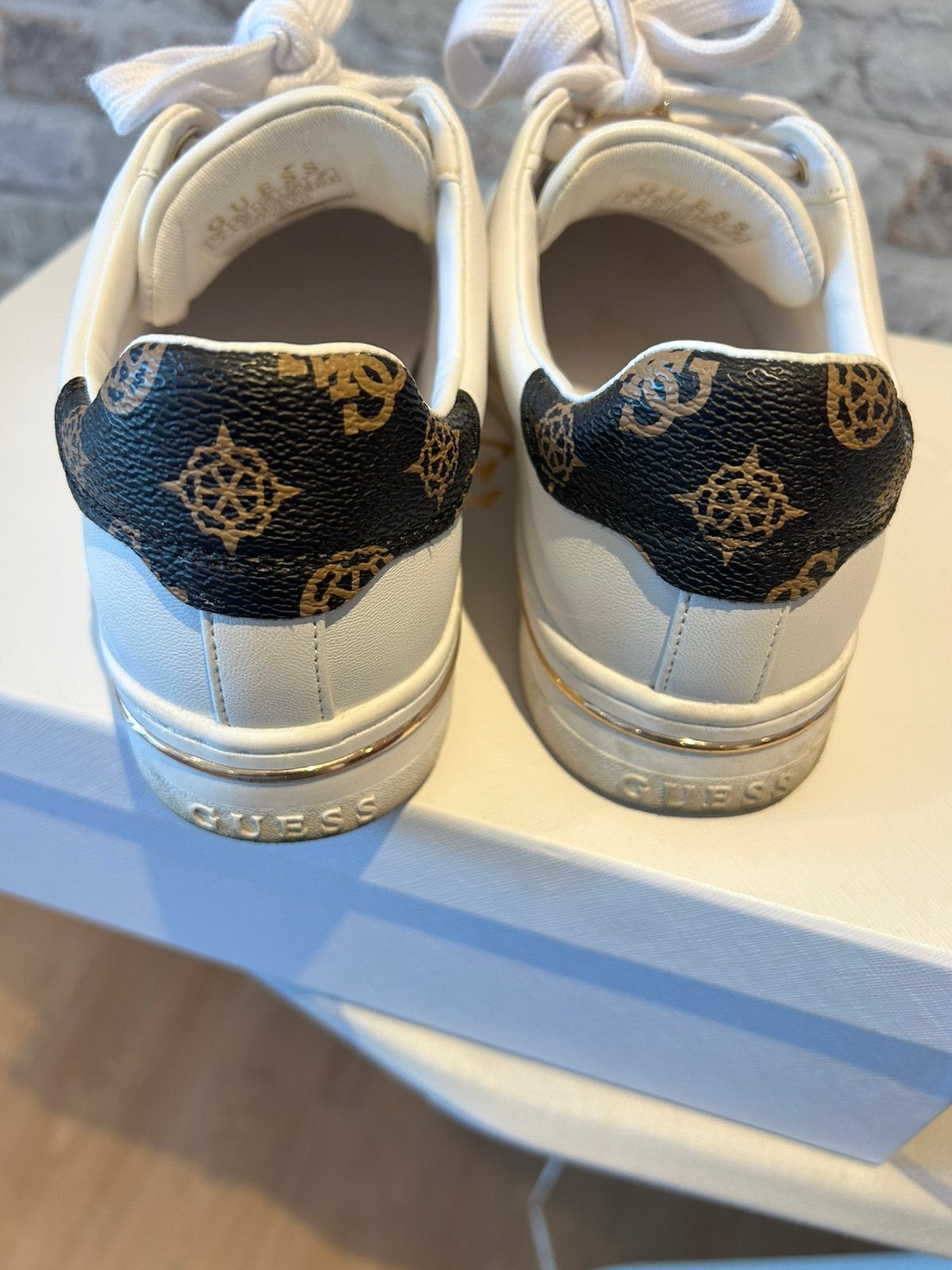 Guess sneakers /maat 37, Ophalen, Wit, Nieuw, Sneakers
