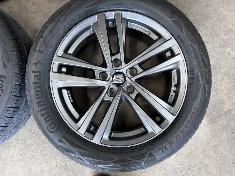 17 inch originele velgen + zomerbanden Seat Ateca, Autos : Pièces & Accessoires, Pneus et Jantes, 215 mm, Pneus été, -