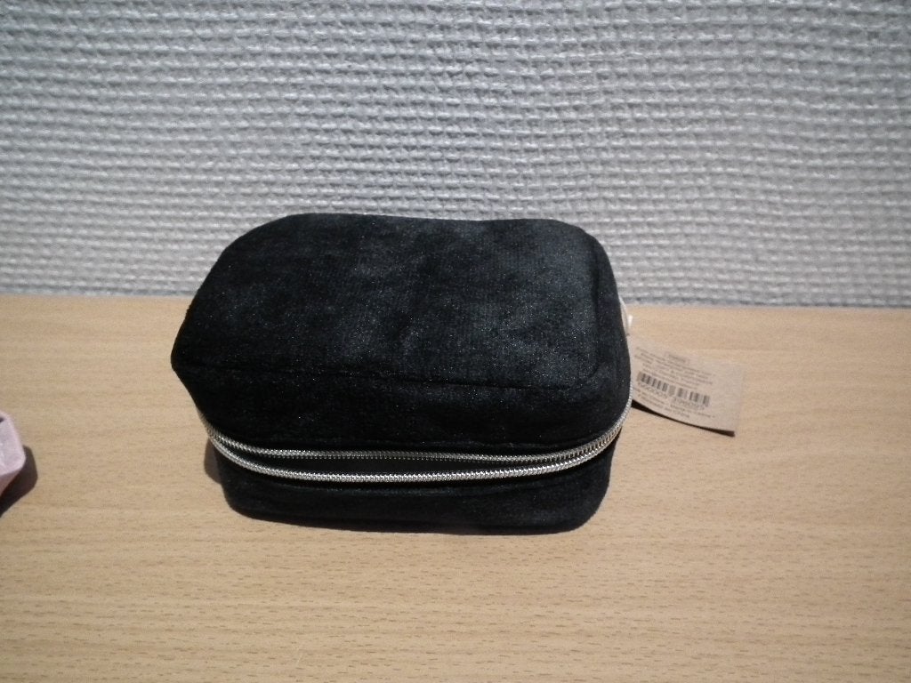 Petite trousse zippée (Yves Rocher) 11 x 8 x 5 cm., Bijoux, Sacs & Beauté, Trousses de toilette, Envoi, Comme neuf, Noir, Femme