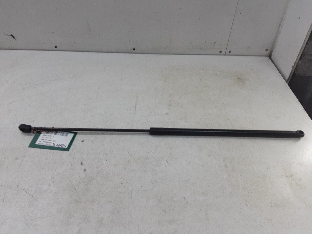 VERIN DE CAPOT Volkswagen Golf V (1K1) (1KO823359A), Volkswagen, Mevr. I. Hauben, Utilisé, Rue de l'Espoir 34 34
4030  GRIVEGNÉE, BE