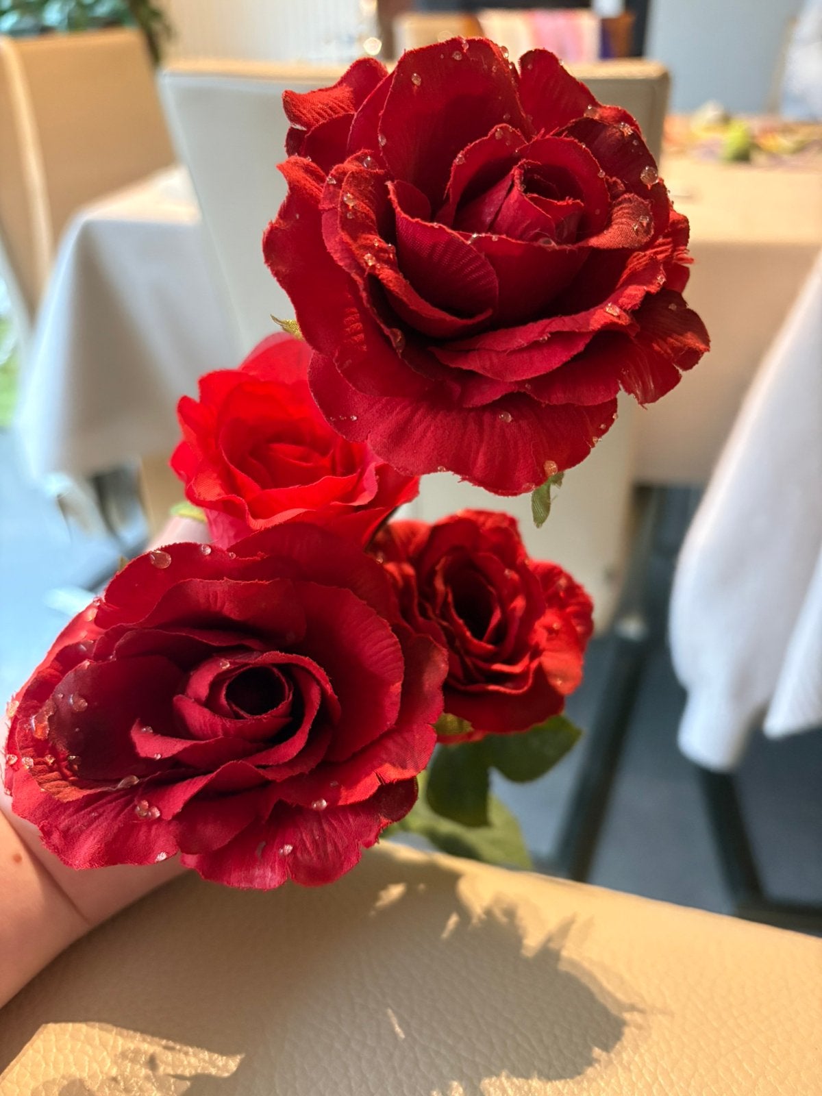 Kunstrozen + hartje., Binnen, Inclusief accessoires, Kunstbloem, Ophalen of Verzenden