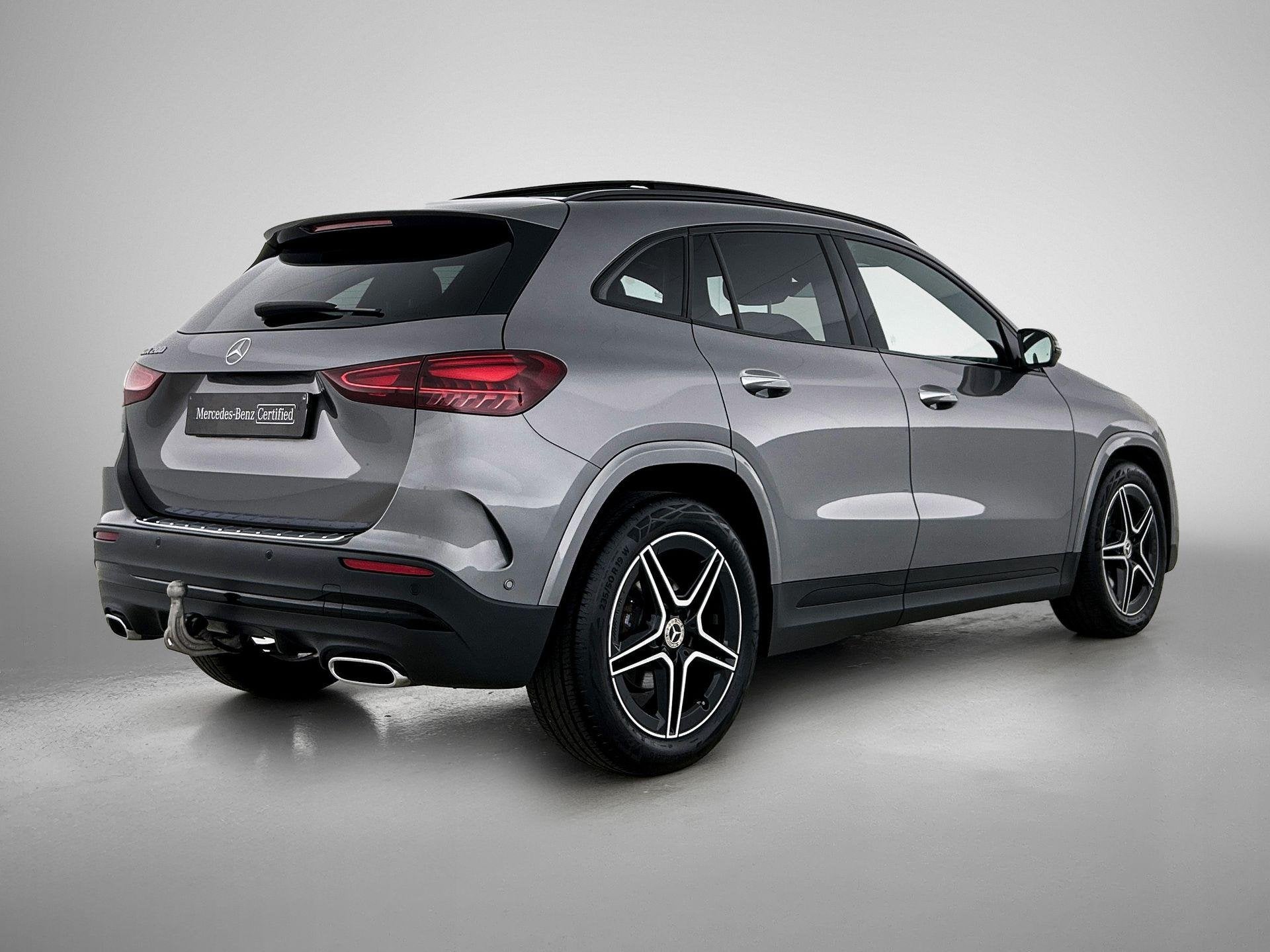 Mercedes-Benz GLA-klasse 200 AMG Line | Panoramisch Dak | Tr, Autos, Argent ou Gris, Achat, 1800 kg, Entreprise