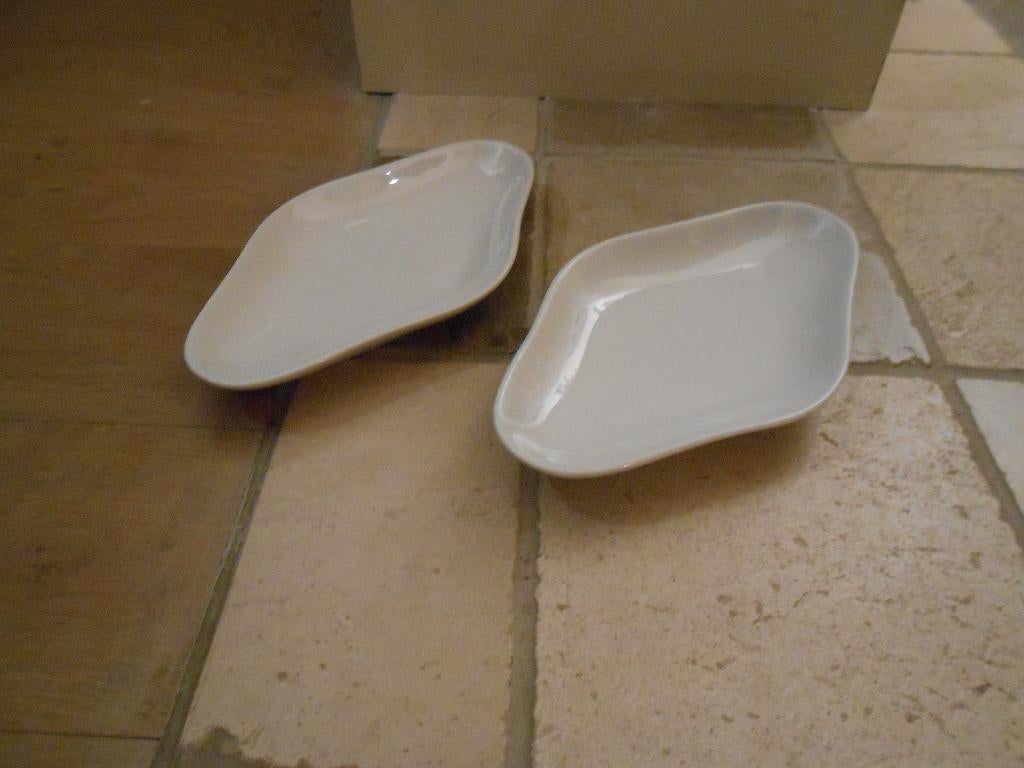 2 speciale schoteltjes Petrus Regout, Antiek en Kunst, Ophalen of Verzenden