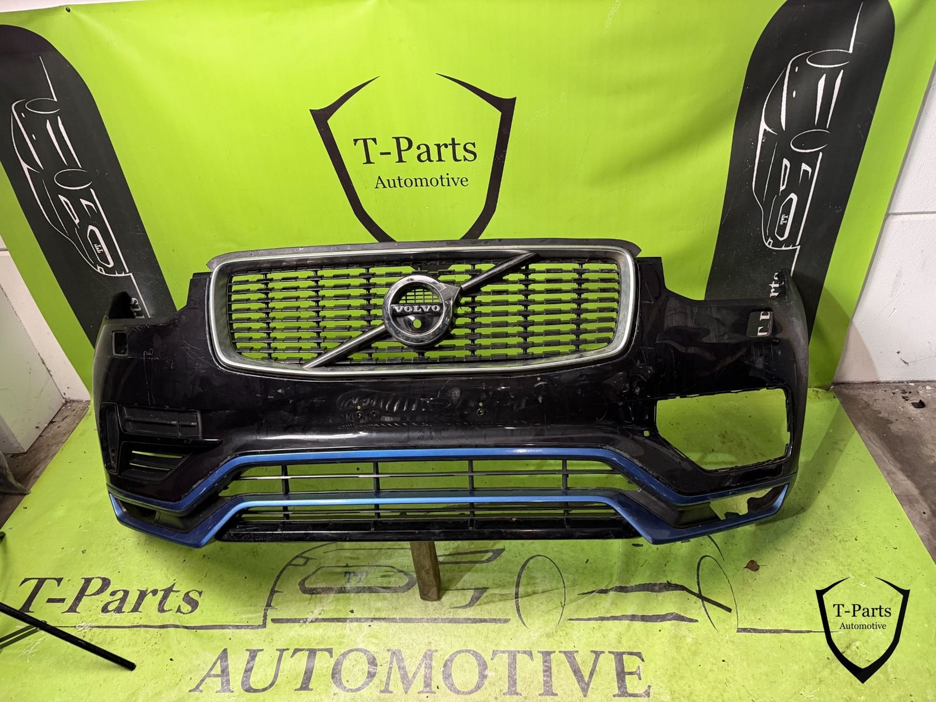 volvo XC90 voorbumper bumper R design, Gebruikt, Gunnar Engellaus vag 8
405 31  Gothenburg, SE, Info@volvocars.com, Volvo