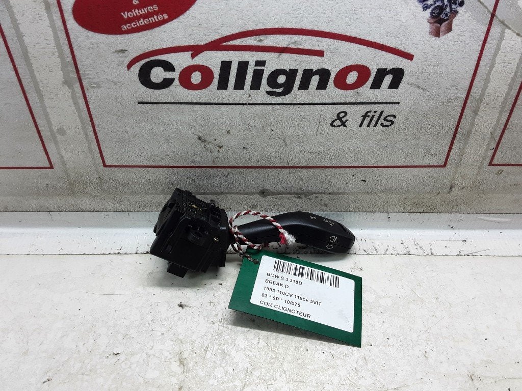 COMMUTATEUR CLIGNOTANT 3 serie Touring (E46 / 3) (8363668M), Mevr. I. Hauben, Utilisé, BMW, Rue de l'Espoir 34 34
4030  GRIVEGNÉE, BE