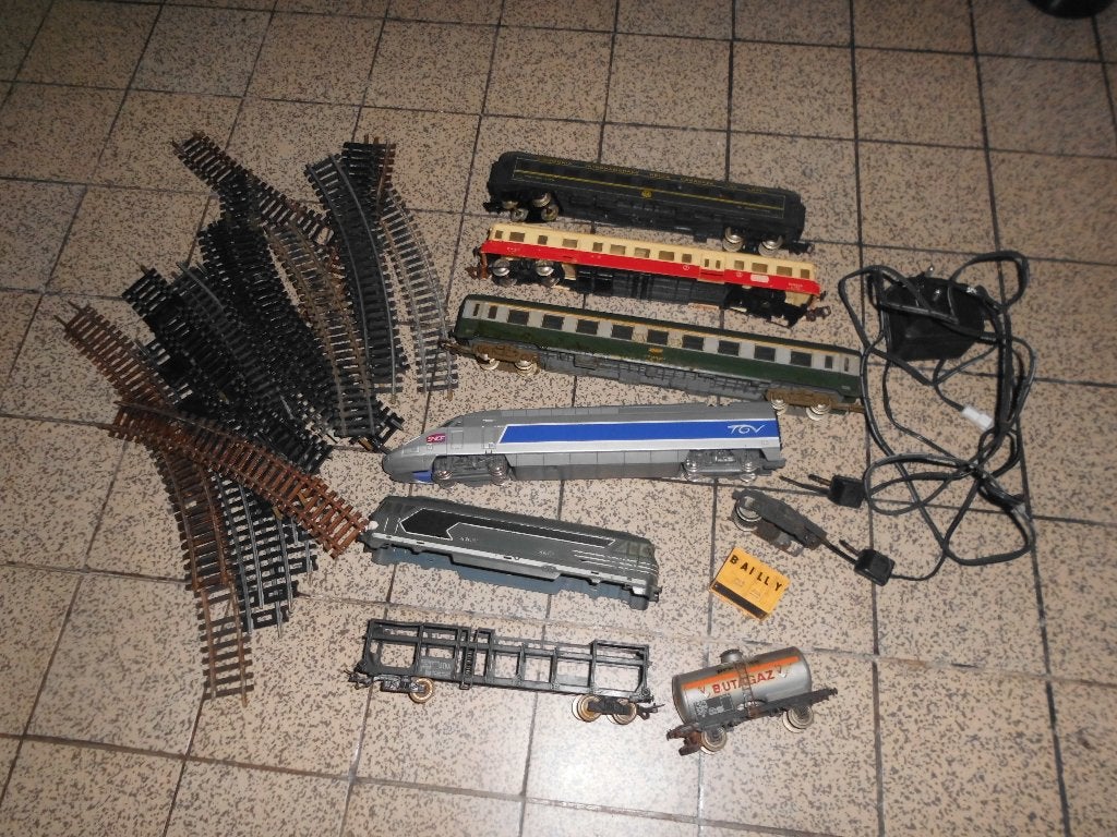 gros lot jouef et autres HO trains rails wagons ..., Enlèvement ou Envoi, Rails, Jouef