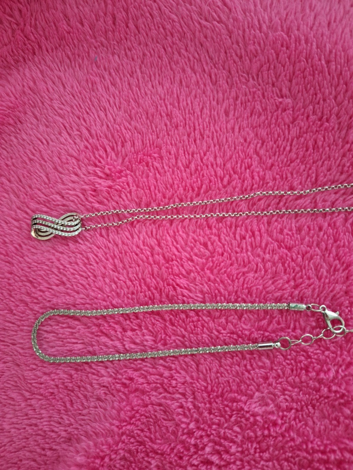 Nieuwe zilveren ketting met hanger, Handtassen en Accessoires, Kettingen, Met hanger, Nieuw, Ophalen of Verzenden, Zilver