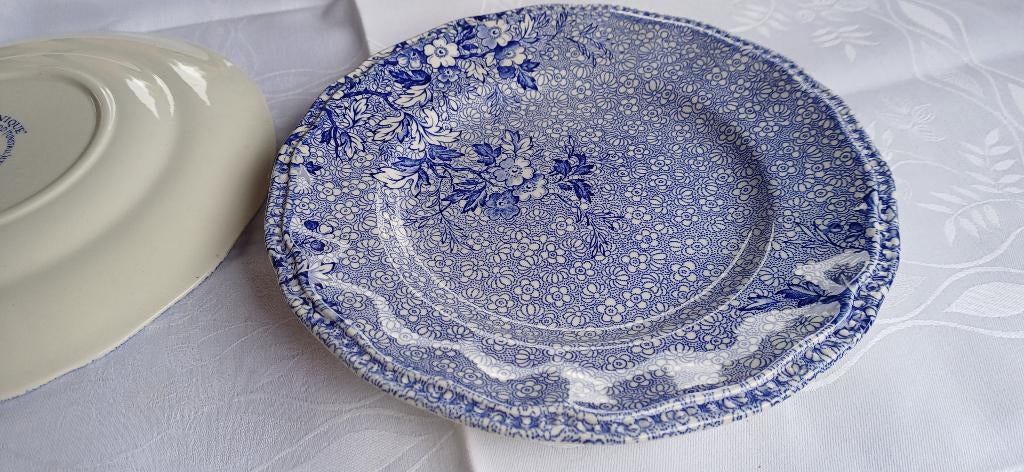 12 assiettes en porcelaine anglaise, Enlèvement