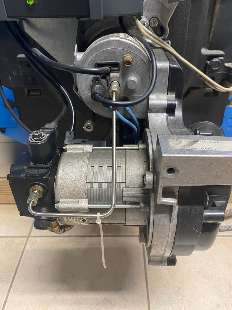 2 Chaudières buderus une mazout et une au charbon / bois, Enlèvement, Thermostat