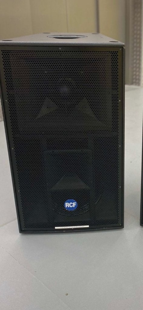 Rcf ,db technologies, Audio, Tv en Foto, Ophalen of Verzenden, Gebruikt, 150 watt of meer
