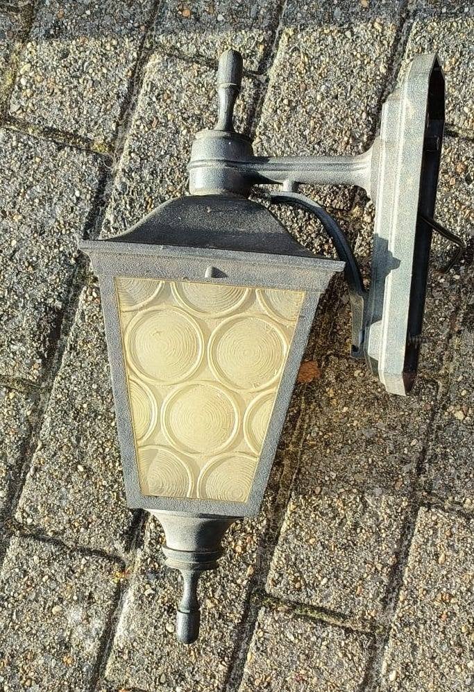 Klassieke buitenwandlamp (muurlantaarn), Tuin en Terras, Ophalen, Gebruikt, Aluminium, Wandlamp