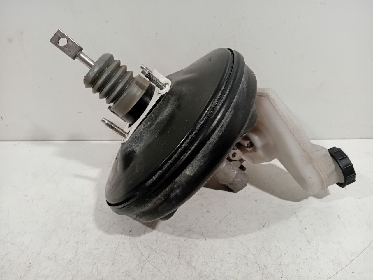 Rembekrachtiger Ford Fiesta, Onderdelen@venauto.nl, Van der Ven Autorecycling B.V., Ettenseweg 76, 4706 PB Roosendaal, The Netherlands
