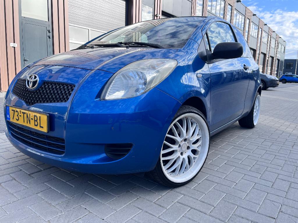 Toyota Yaris 1.0 vvti bj 2006, Auto's, Voorwielaandrijving, Euro 5, 4 cilinders, Particulier