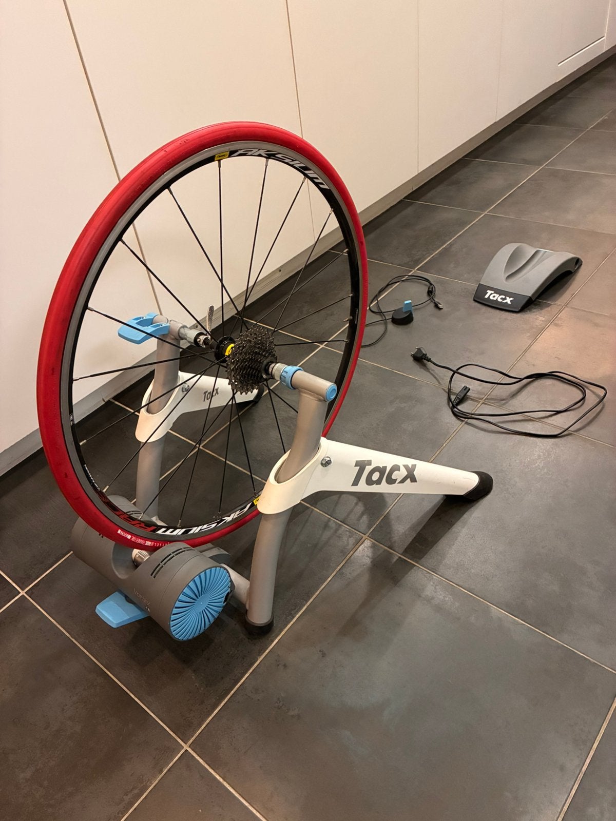 Tacx Vortex Smart fietstrainer – Complete set, Ophalen, Zo goed als nieuw