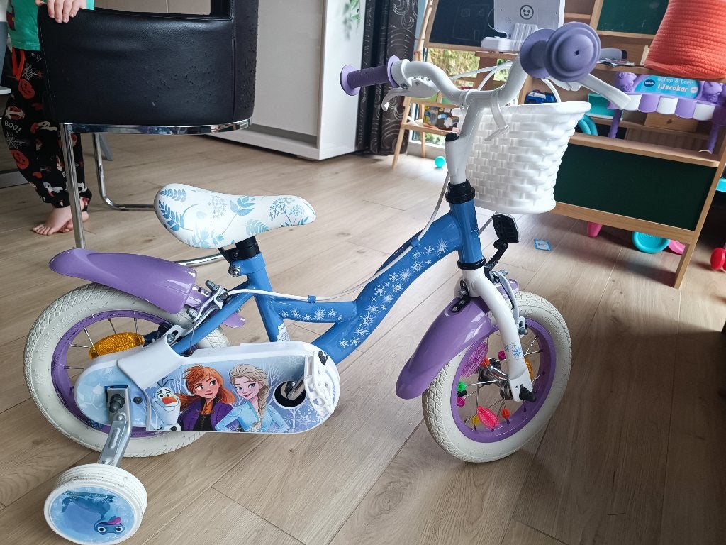 Frozen kinderfiets met zijwieltjes en mandje, 12 inch, Fietsen en Brommers, Fietsen | Kinderfietsjes, Zijwieltjes, Velgrem, Ophalen