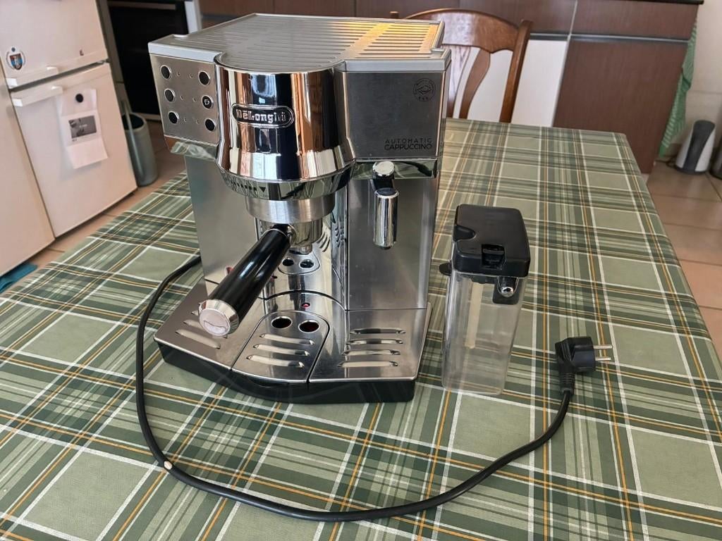 DeLonghi Automatic Cappuccino, Ophalen, Gebruikt, Combi, Afneembaar waterreservoir