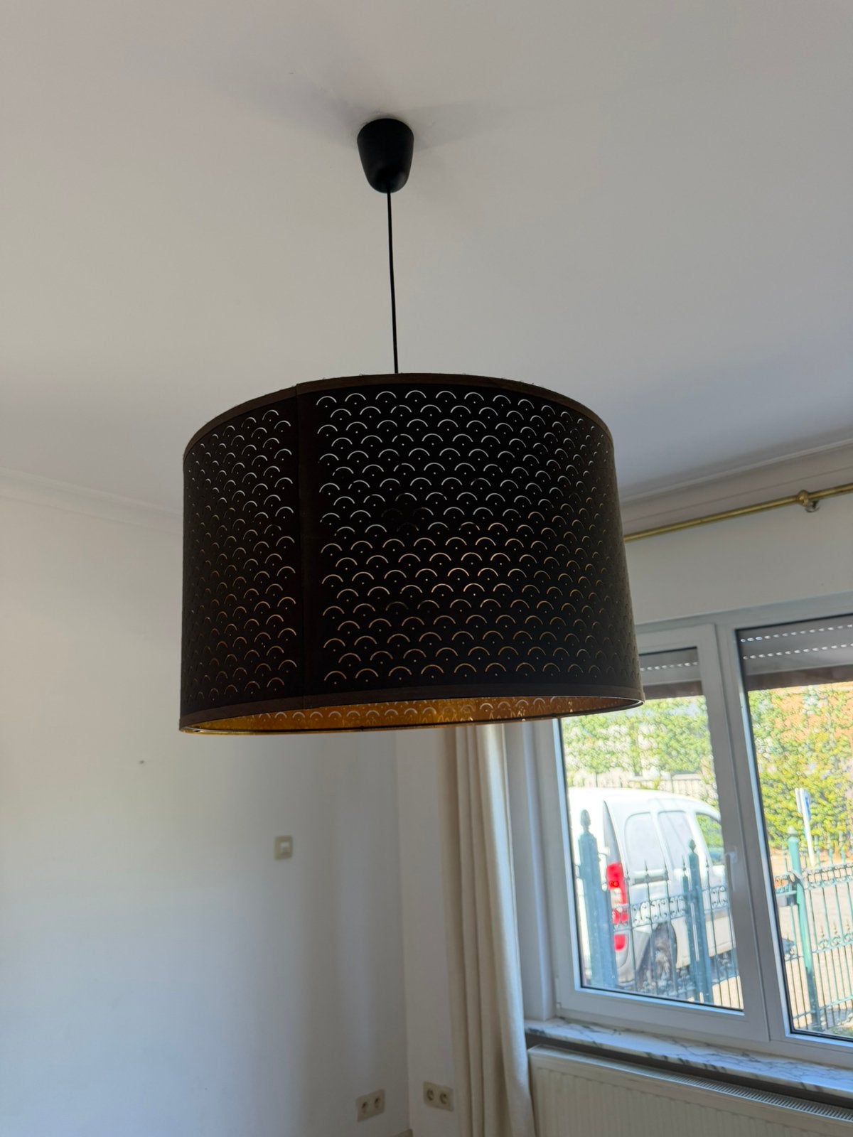 Grand lustre Ikea, 2 x doré et noir, Maison & Meubles, Enlèvement ou Envoi, Comme neuf