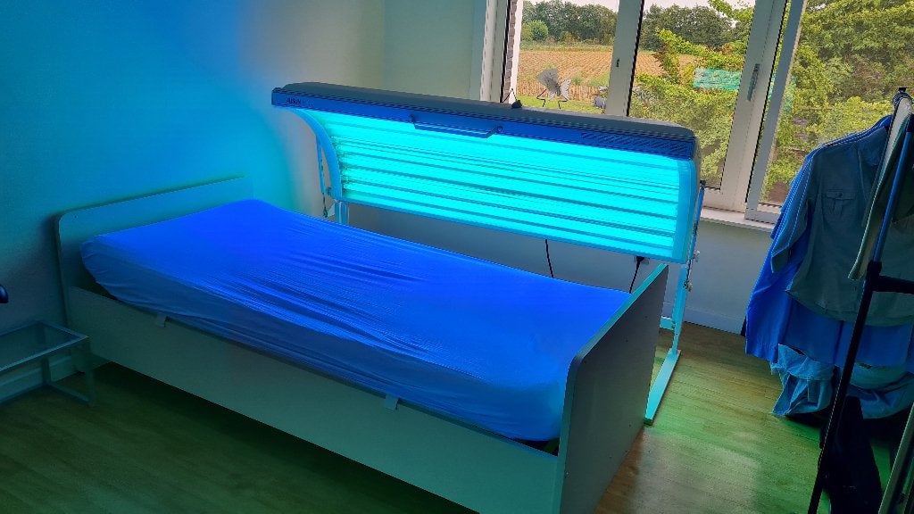 LIT DE BRONZAGE ALISUN E10 QUI FONCTIONNE PARFAITEMENT, Electroménager, Solarium, Banc solaire & Bronzage facial, Enlèvement, Comme neuf