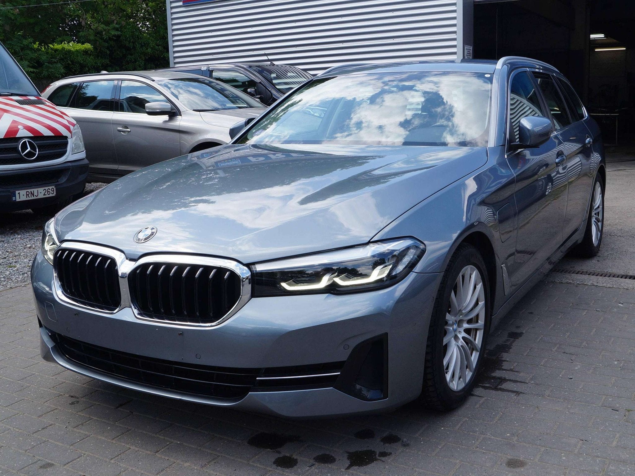 BMW 5 Serie 530 Touring 530eA PHEV (automatique), Autos, Cuir, Argent ou Gris, Entreprise, Noir
