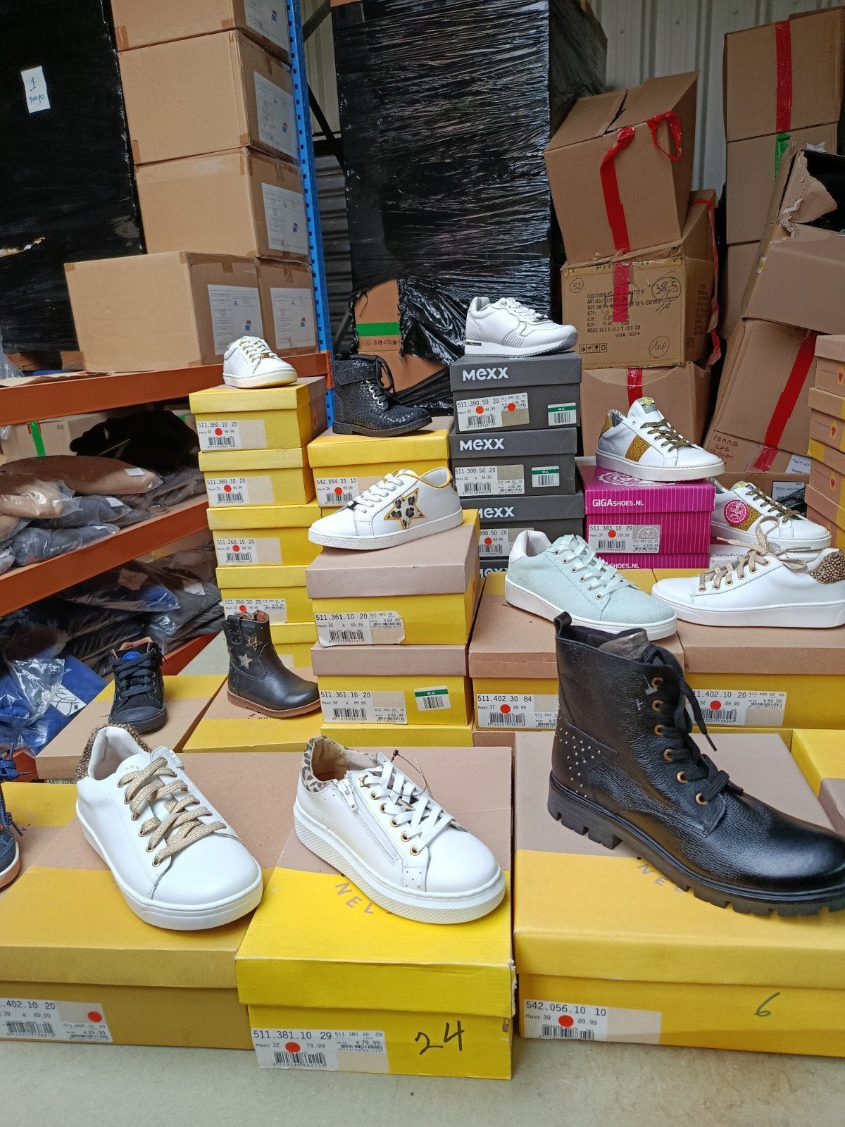 lot de 50 chaussures enfant cuir véritable, Enlèvement ou Envoi