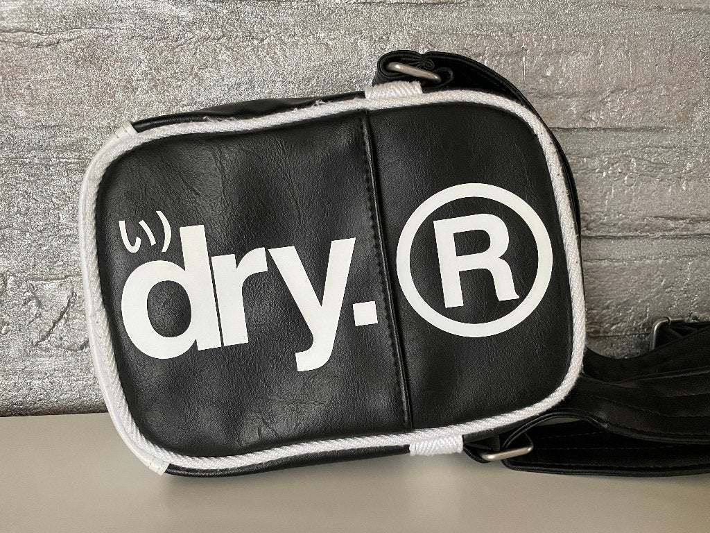 tas schoudertas merk Superdry lange riem, Verzenden, Zo goed als nieuw, Zwart, Schoudertasje