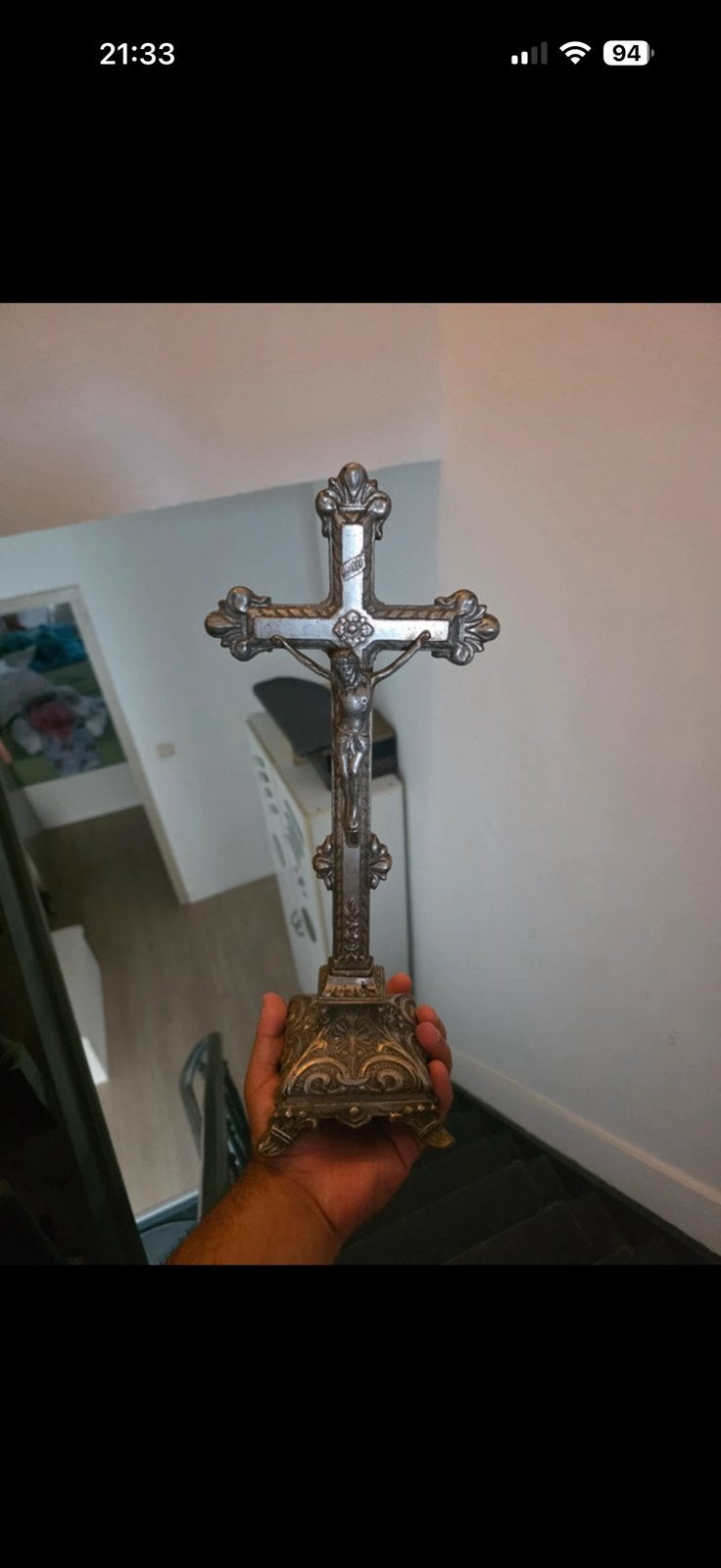 Crucifix, Enlèvement