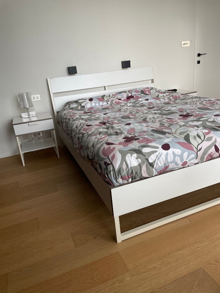 modern wit bed met bijhorende nachtkastjes, Ophalen, Wit, Tweepersoons, 200 cm
