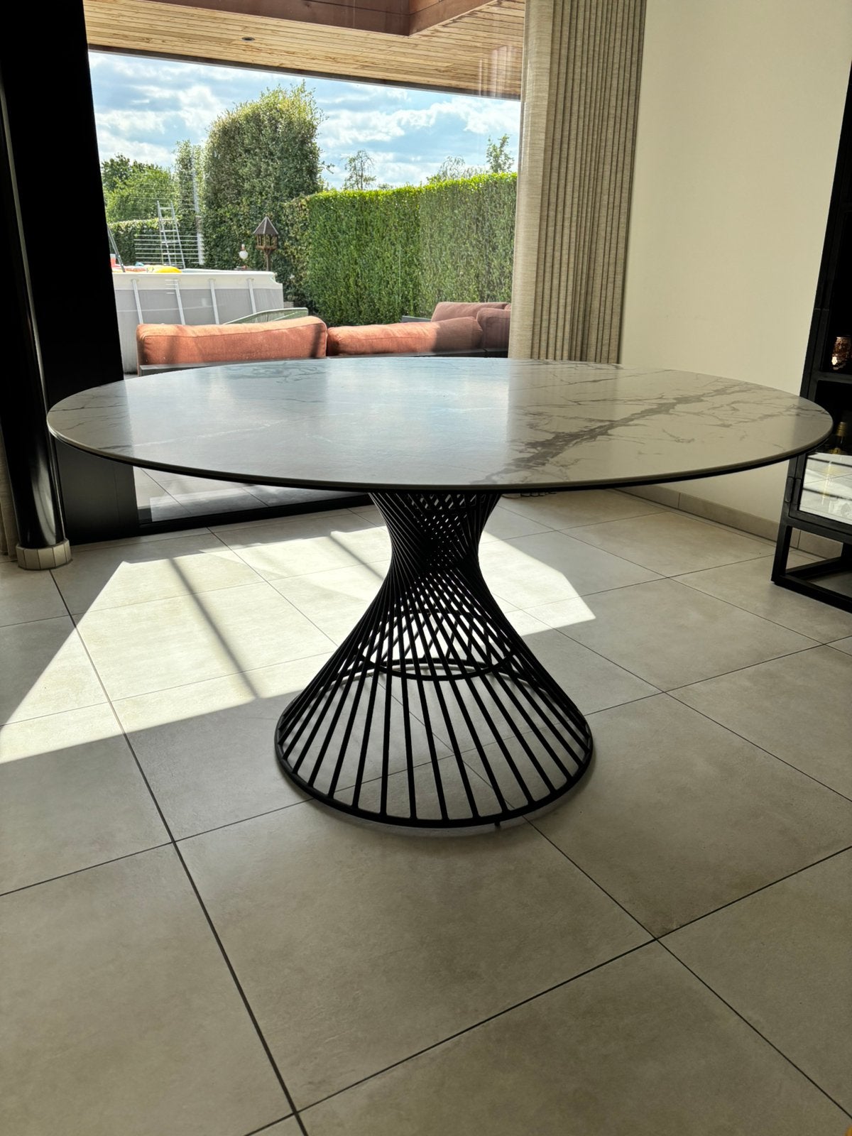 Ronde Italiaanse design tafel, Huis en Inrichting, Tafels | Eettafels, Ophalen, 150 tot 200 cm, Rond, Zo goed als nieuw