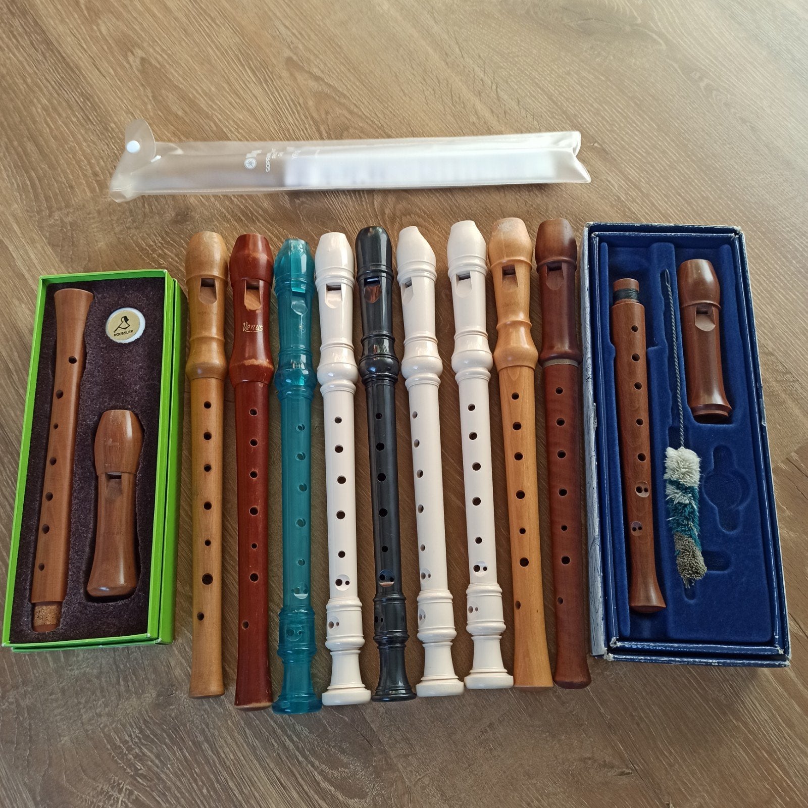 Lot van 11 sopraan blokfluiten, Muziek en Instrumenten, Ophalen of Verzenden, Gebruikt, Sopraan of Sopranino, Met koffer, hoes of etui