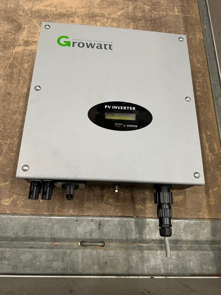 Growatt omvormers 2kW En 3kW monofasig, Doe-het-zelf en Bouw, Zonnepanelen en Toebehoren, Ophalen of Verzenden, Zo goed als nieuw