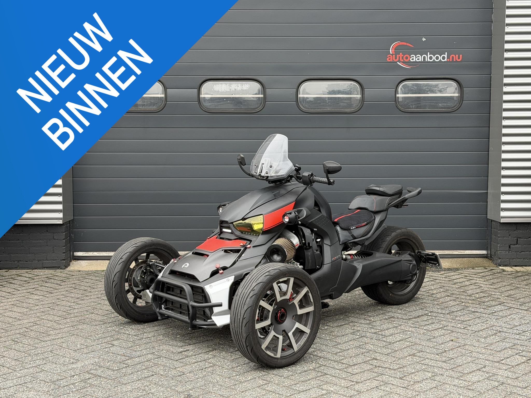 Can-Am Ryker 900 Full Option | Akraprovic | 1ste Eigenaar |, Vos-Oss Motoren, ABS, Meer dan 35 kW, Toermotor
