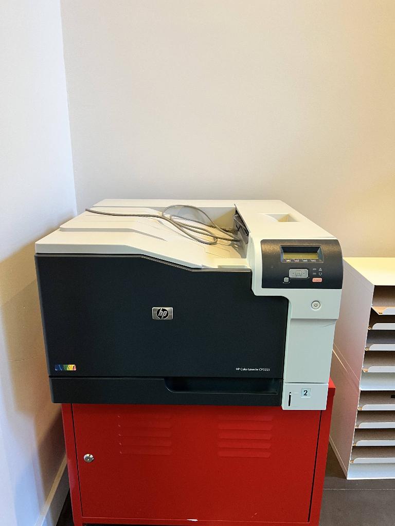A3 kleurenprinter - HP color laserJet CP5225DN A3, Hp, Impression noir et blanc, Enlèvement, Utilisé