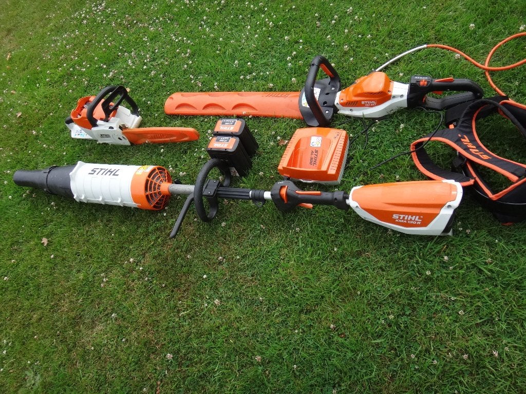 Stihl Taille haie avec accu et chargeur, Enlèvement, Utilisé, Batterie, STIHL