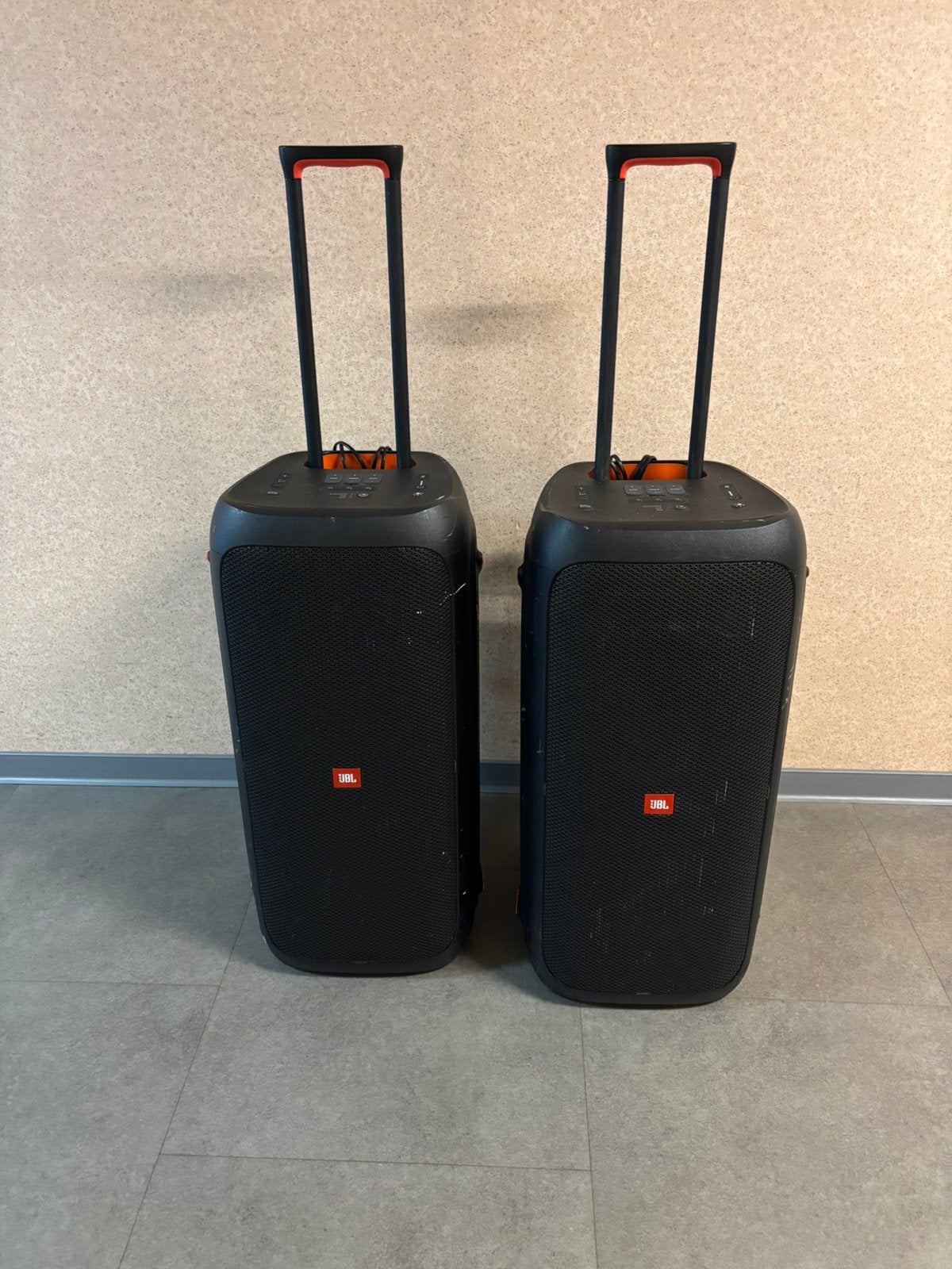 2 boîtes de fête JBL 310 (connectables), Enlèvement, Comme neuf, JBL