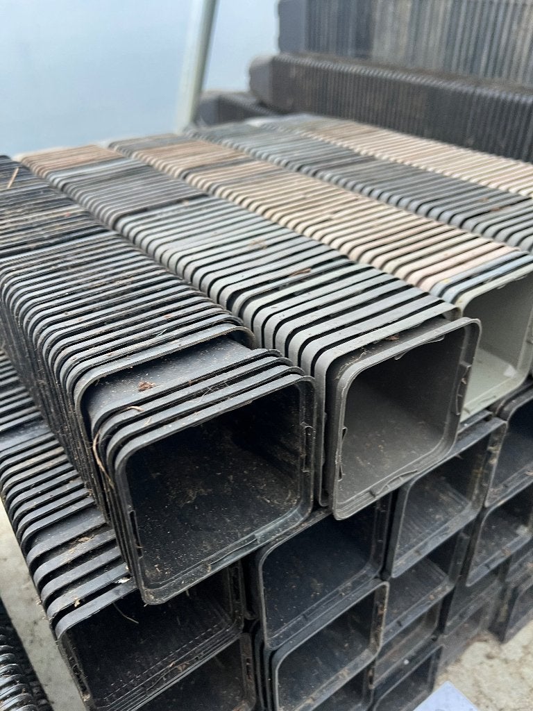 1500 vierkante P9 potjes in harde plastiek 9 X 10 cm, Kunststof, Vierkant, Ophalen of Verzenden, Zo goed als nieuw