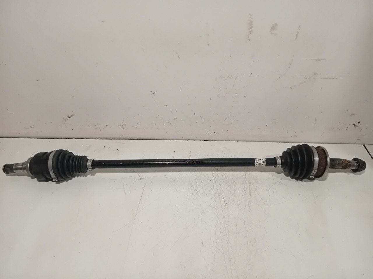 Aandrijfas links voor Toyota Aygo, Auto-onderdelen, Onderdelen@venauto.nl, Van der Ven Autorecycling B.V., Gebruikt, Ettenseweg 76, 4706 PB Roosendaal, The Netherlands