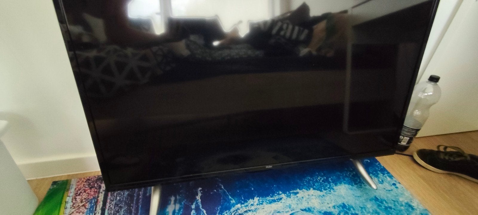 tv merk Haier met afstandsbediening, Audio, Tv en Foto, Televisies, Ophalen, Zo goed als nieuw, LCD, Overige merken