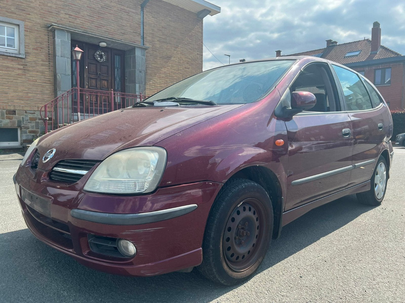 NISSAN Almera Tino 1.8i, Achat, Entreprise, Boîte manuelle, Noir