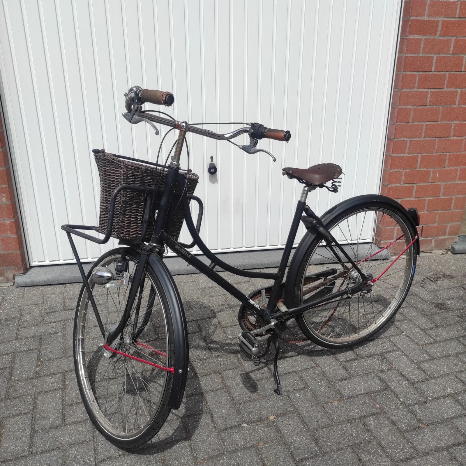 Stevige Achielle damesfiets met fietsmand, Vélos & Vélomoteurs, Vélos | Femmes | Vélos grand-mère, Utilisé, Enlèvement