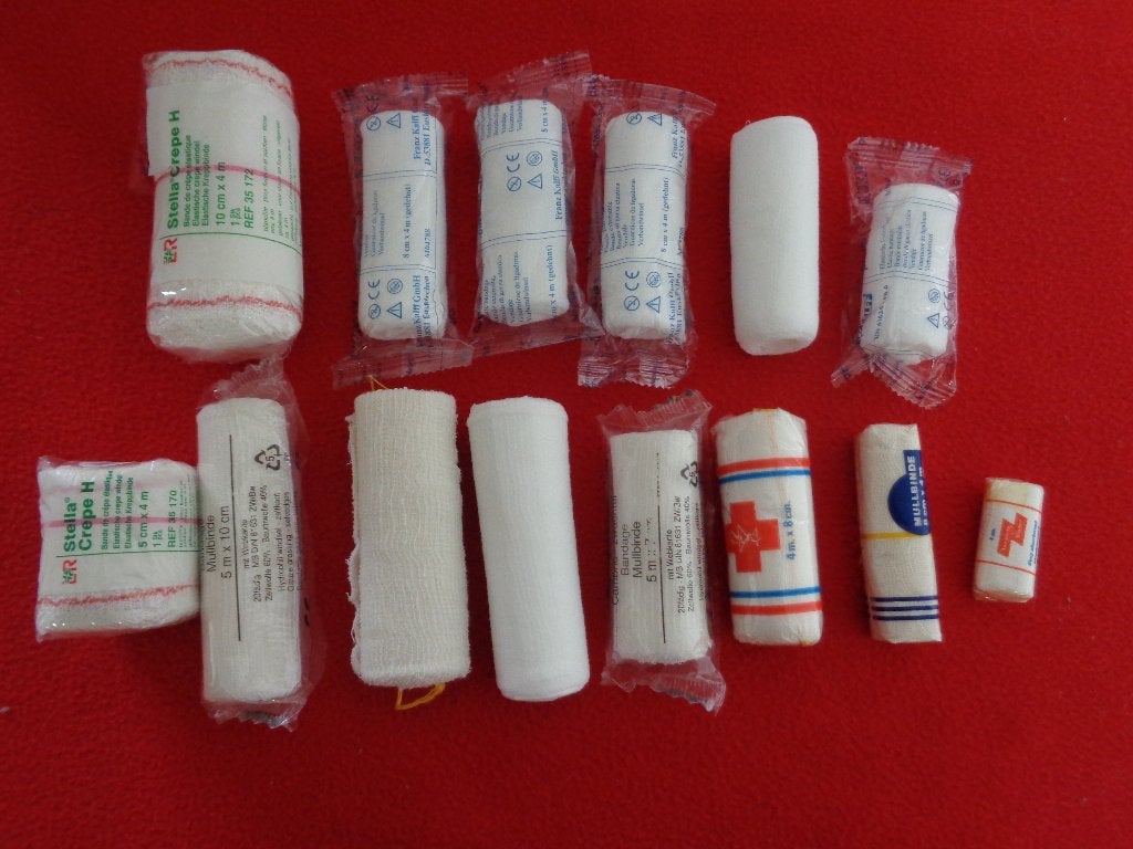 Lot compresses et Bandage médical 14 pièces, Verzenden, Zo goed als nieuw, Overige typen