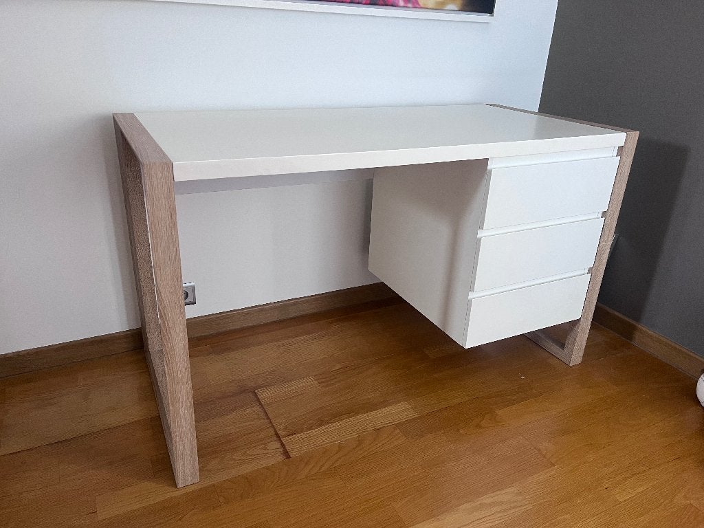 Bureau, Ophalen, Gebruikt, 130 cm, 60 cm